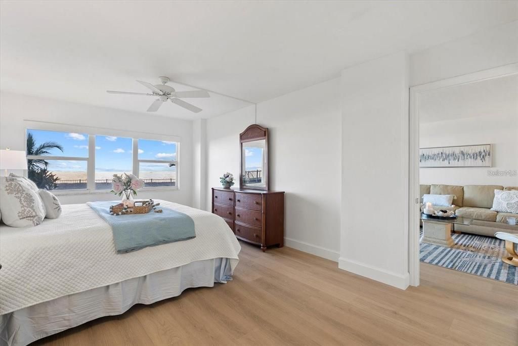 出租: $6,500 (2 贝兹, 2 浴室, 1340 平方英尺)