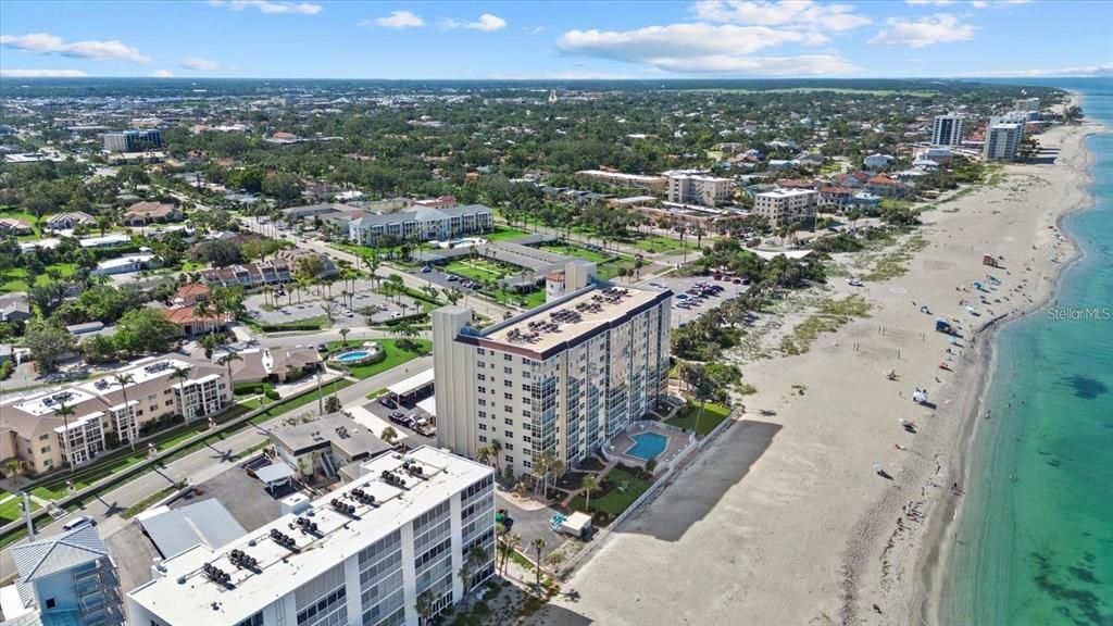 出租: $6,500 (2 贝兹, 2 浴室, 1340 平方英尺)