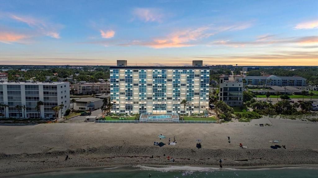 出租: $6,500 (2 贝兹, 2 浴室, 1340 平方英尺)