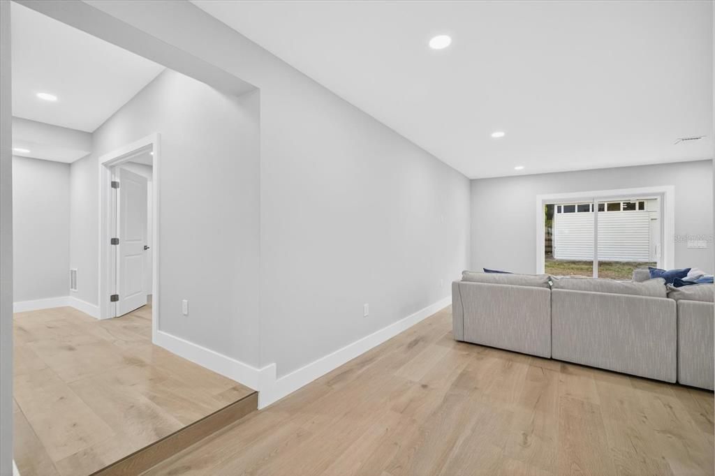 For Sale: $650,000 (5 beds, 3 baths, 2477 Square Feet)