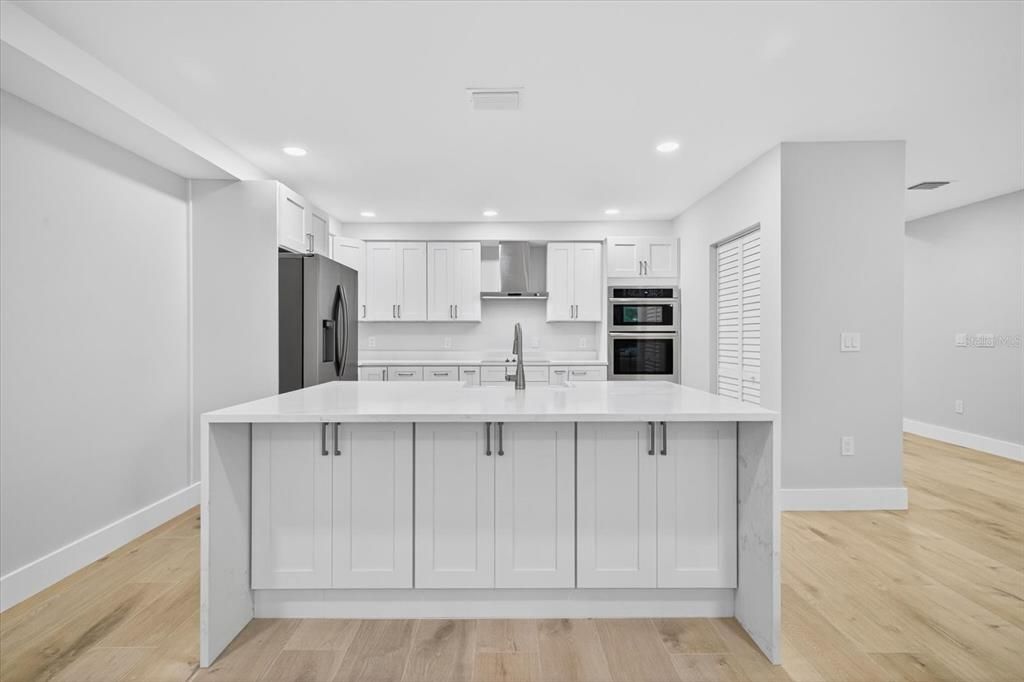 For Sale: $650,000 (5 beds, 3 baths, 2477 Square Feet)