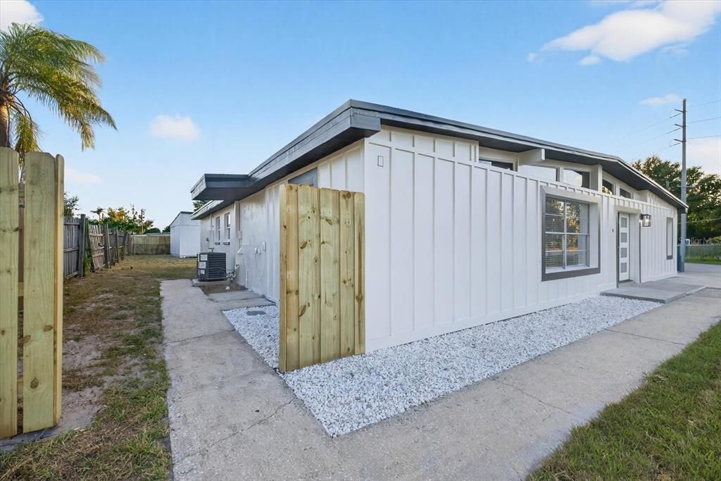 For Sale: $650,000 (5 beds, 3 baths, 2477 Square Feet)