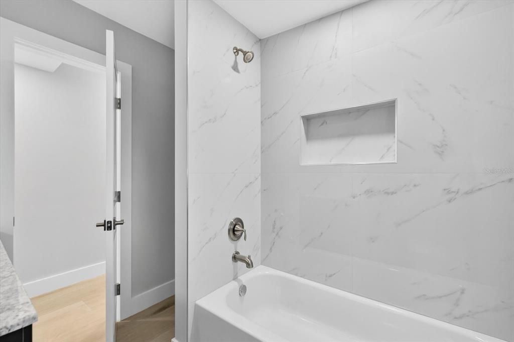 For Sale: $650,000 (5 beds, 3 baths, 2477 Square Feet)