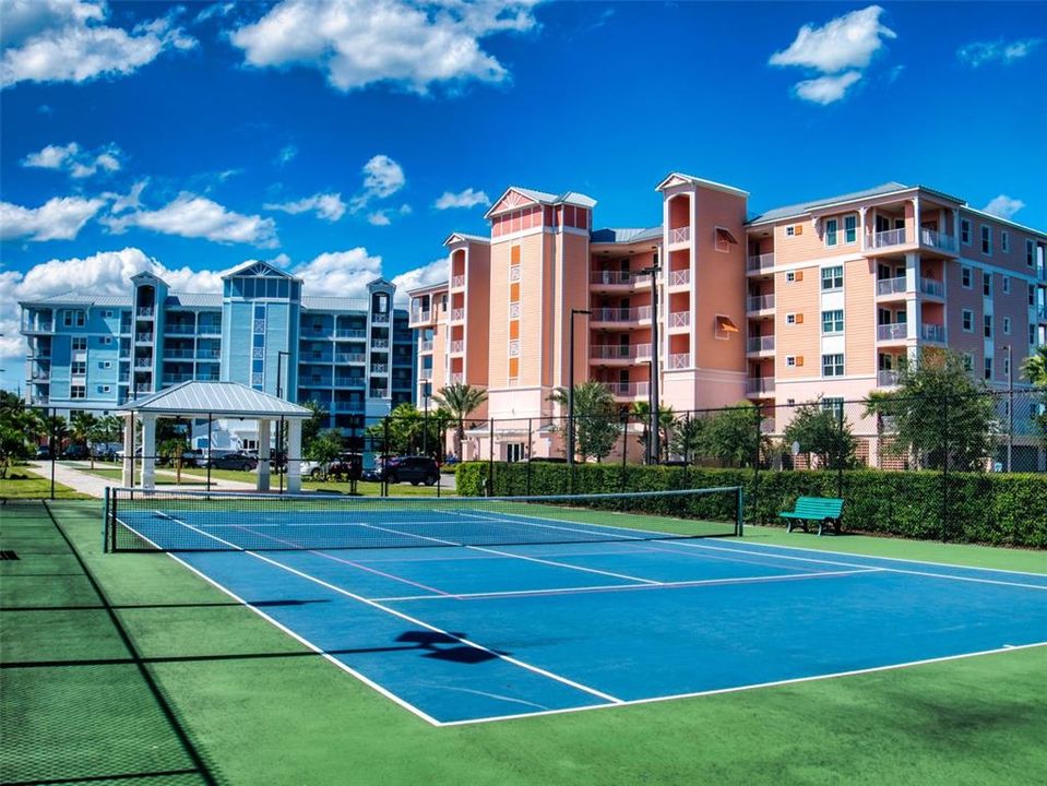 For Sale: $549,000 (2 beds, 2 baths, 1384 Square Feet)