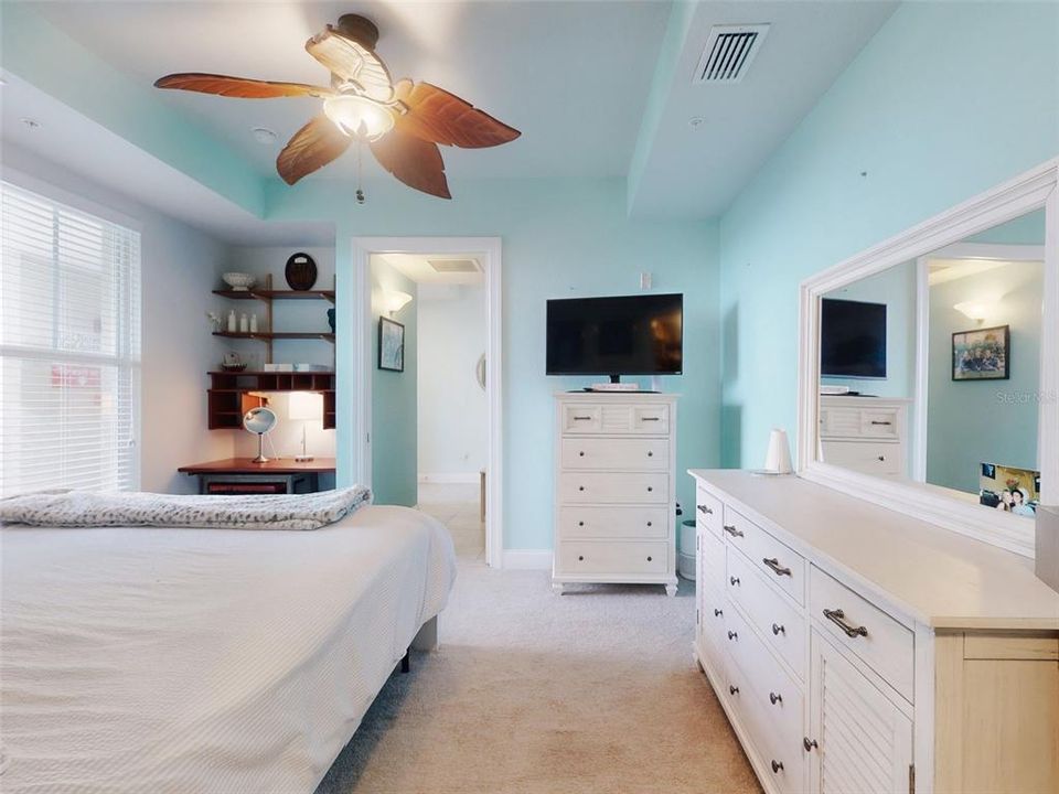 For Sale: $549,000 (2 beds, 2 baths, 1384 Square Feet)