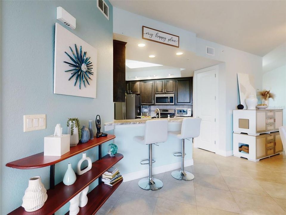 For Sale: $549,000 (2 beds, 2 baths, 1384 Square Feet)