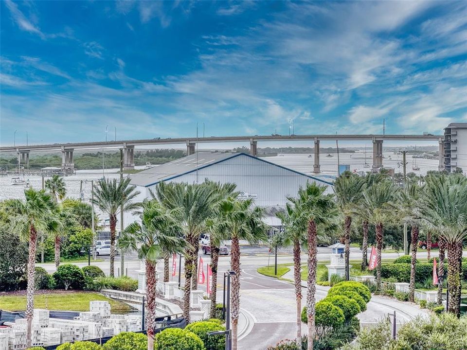 For Sale: $549,000 (2 beds, 2 baths, 1384 Square Feet)