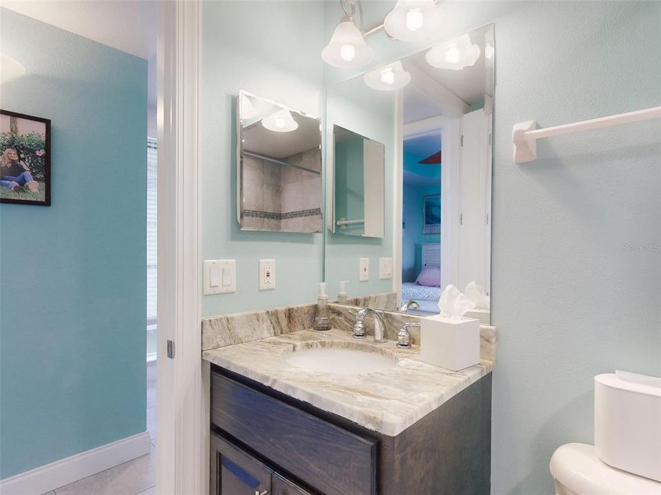 For Sale: $549,000 (2 beds, 2 baths, 1384 Square Feet)