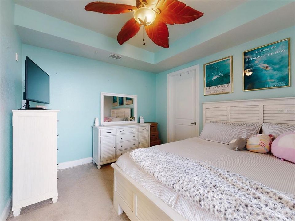 For Sale: $549,000 (2 beds, 2 baths, 1384 Square Feet)