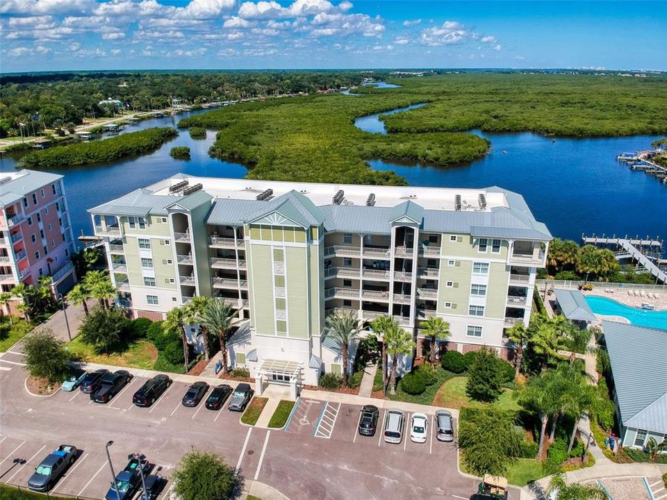 For Sale: $549,000 (2 beds, 2 baths, 1384 Square Feet)