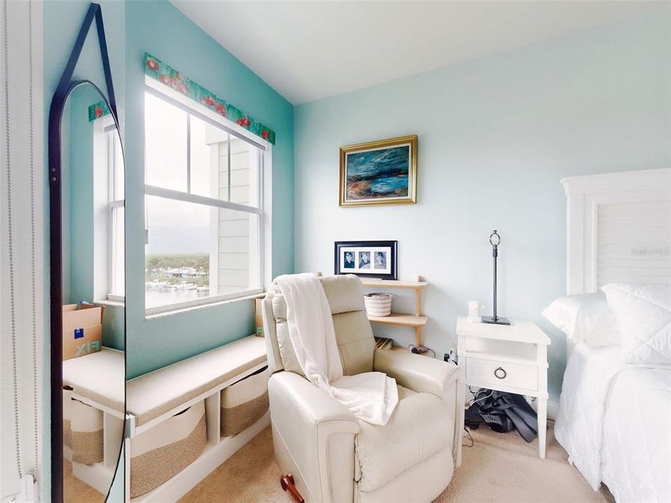 For Sale: $549,000 (2 beds, 2 baths, 1384 Square Feet)