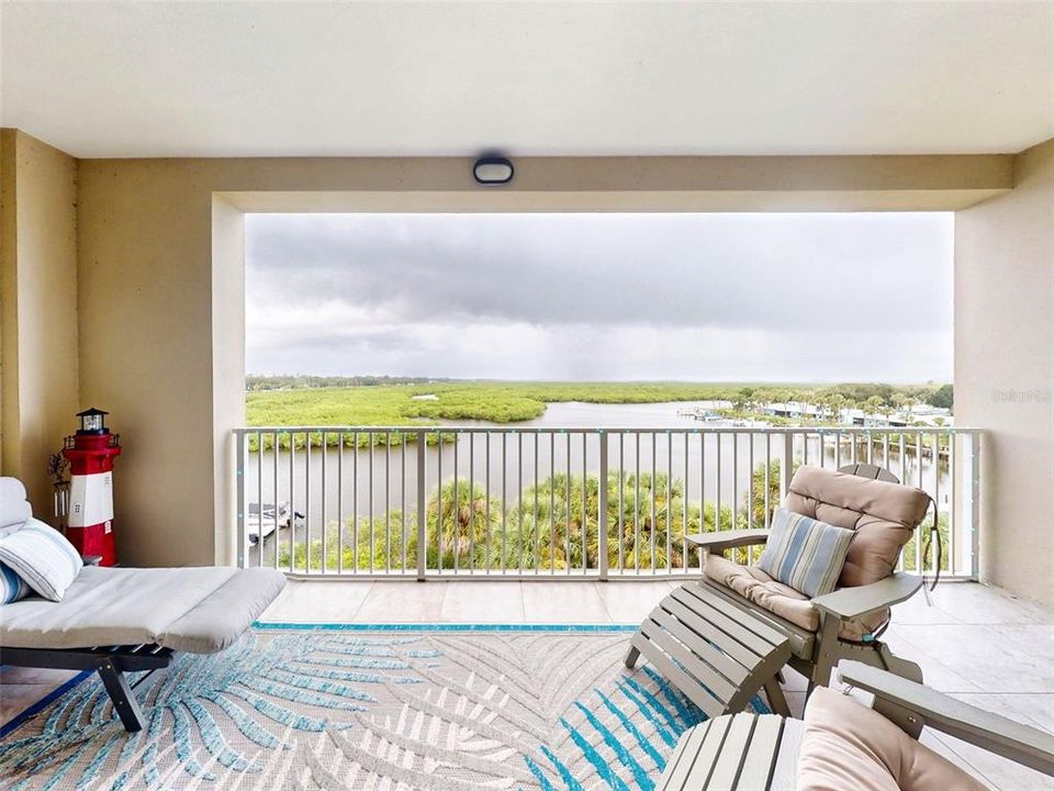 For Sale: $549,000 (2 beds, 2 baths, 1384 Square Feet)