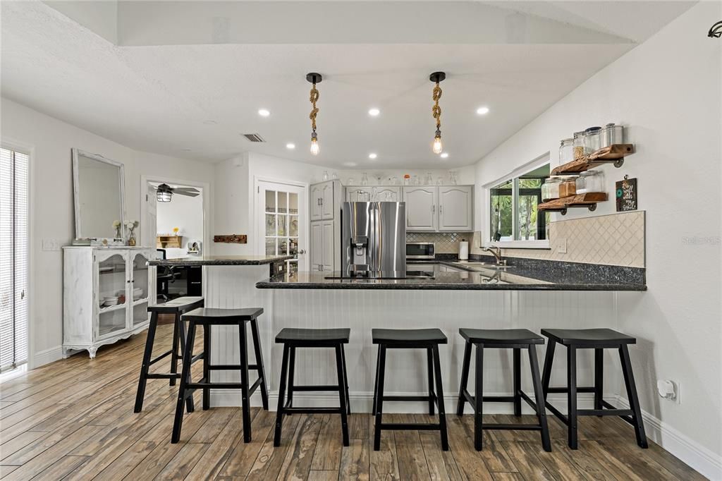 For Rent: $4,950 (3 beds, 2 baths, 1429 Square Feet)