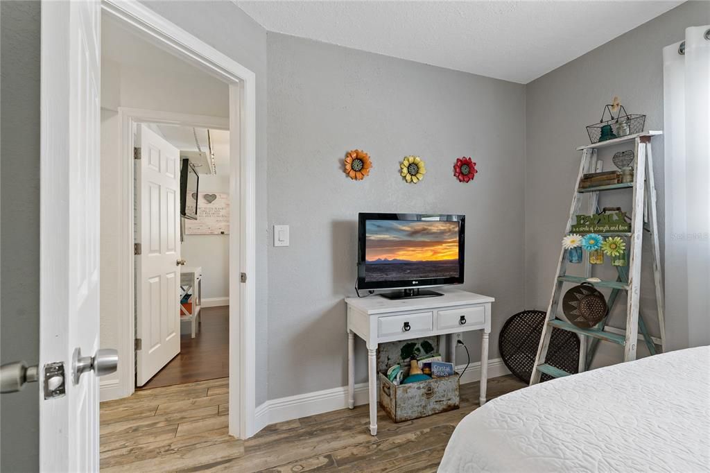 For Rent: $4,950 (3 beds, 2 baths, 1429 Square Feet)