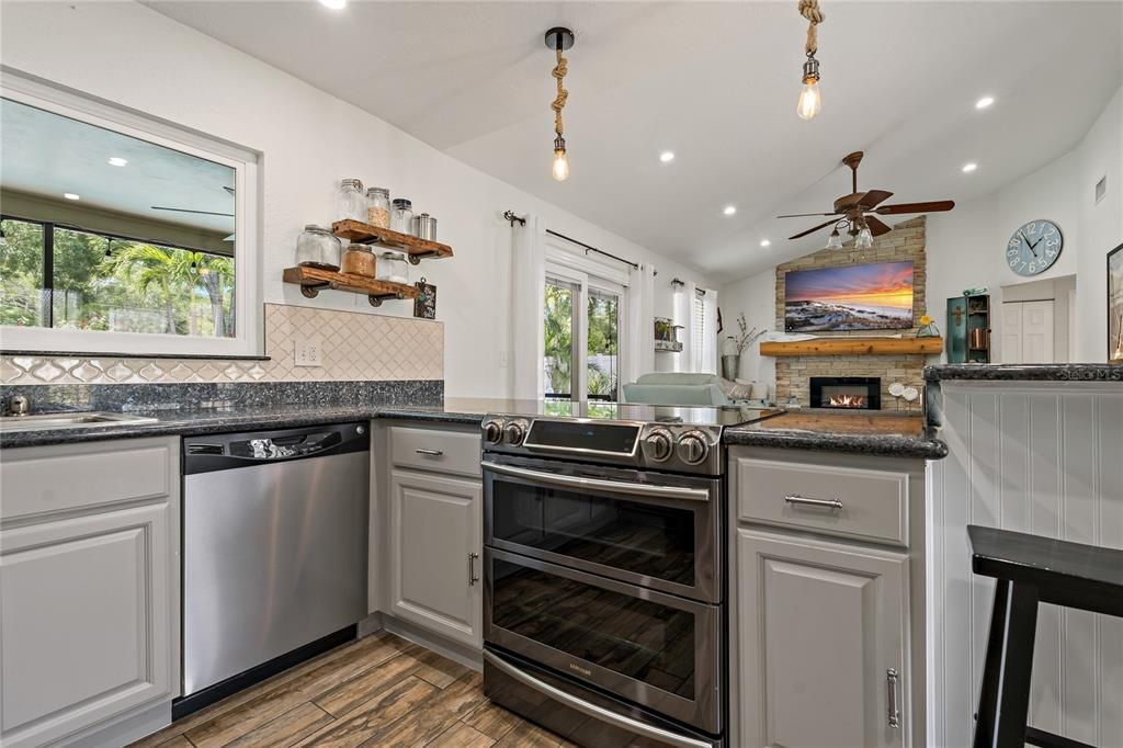 For Rent: $4,950 (3 beds, 2 baths, 1429 Square Feet)