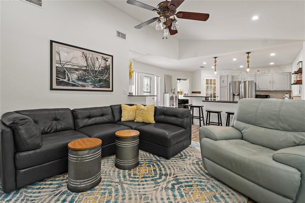 For Rent: $4,950 (3 beds, 2 baths, 1429 Square Feet)