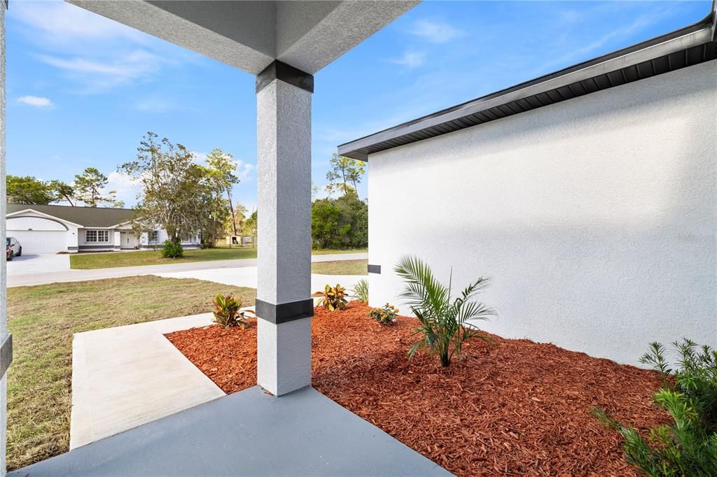 合同活跃: $319,900 (4 贝兹, 3 浴室, 1892 平方英尺)