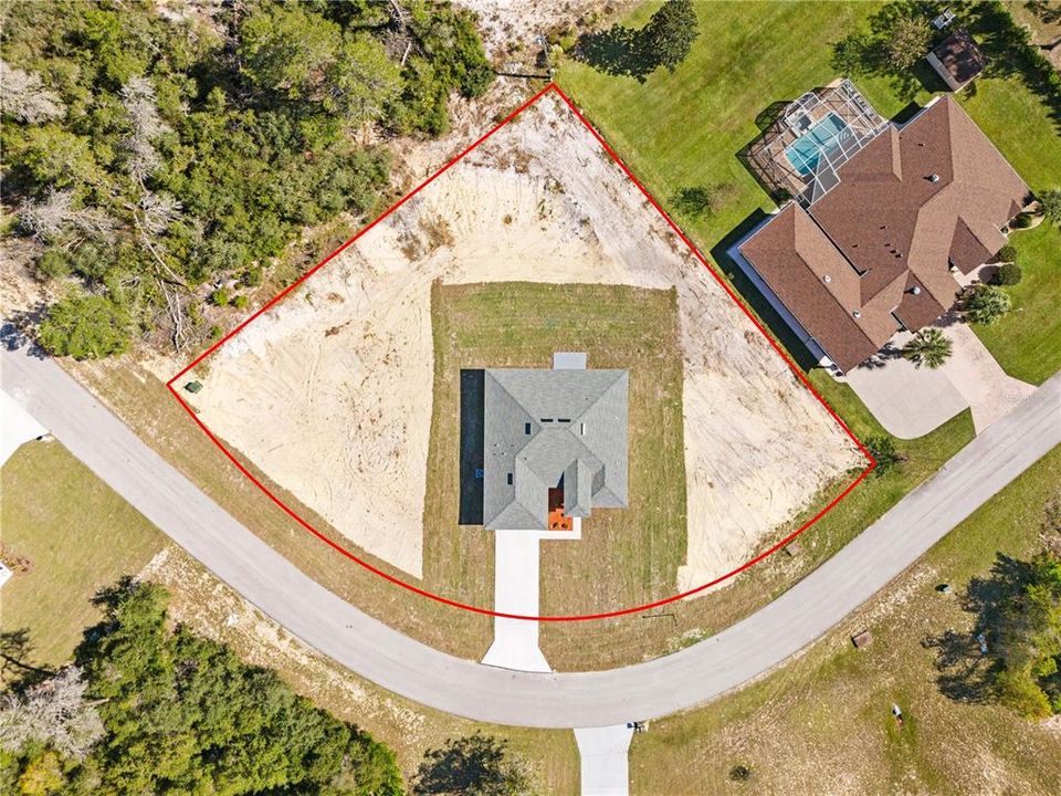 合同活跃: $319,900 (4 贝兹, 3 浴室, 1892 平方英尺)