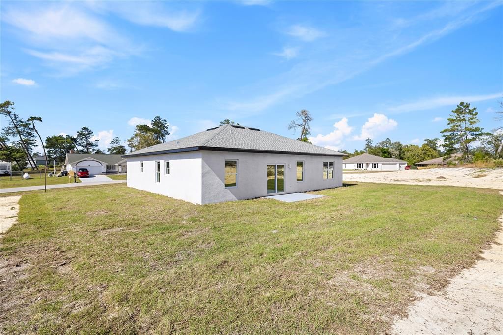 合同活跃: $319,900 (4 贝兹, 3 浴室, 1892 平方英尺)