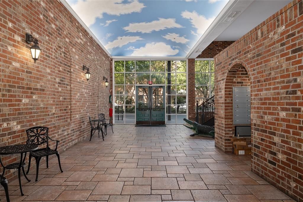 For Sale: $249,500 (1 beds, 1 baths, 788 Square Feet)