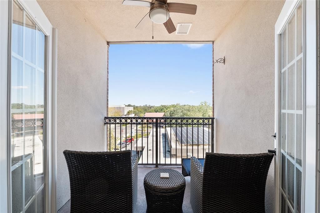 For Sale: $249,500 (1 beds, 1 baths, 788 Square Feet)