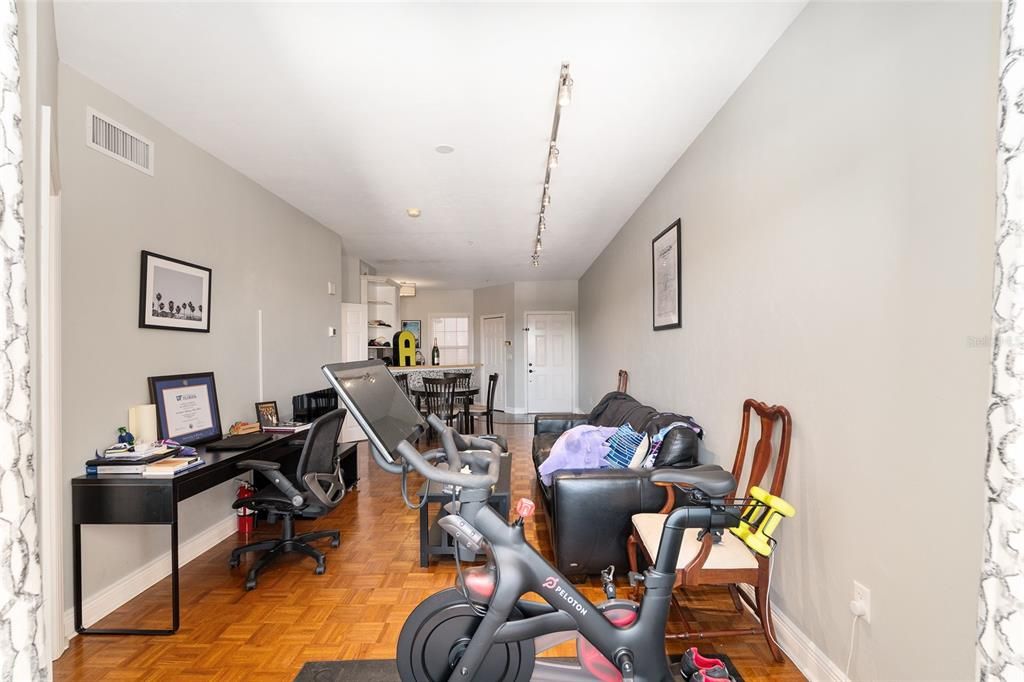 For Sale: $249,500 (1 beds, 1 baths, 788 Square Feet)