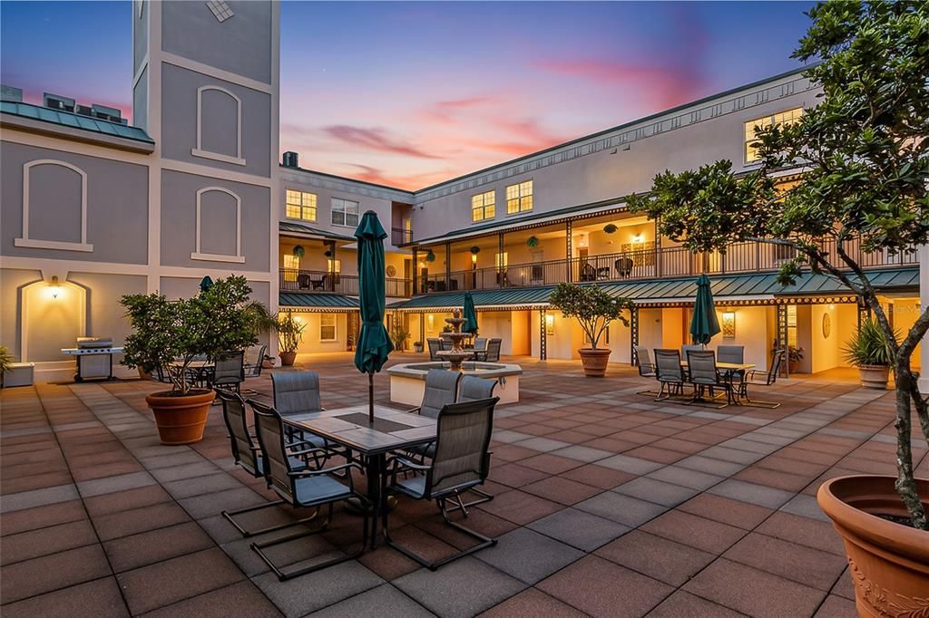 For Sale: $249,500 (1 beds, 1 baths, 788 Square Feet)