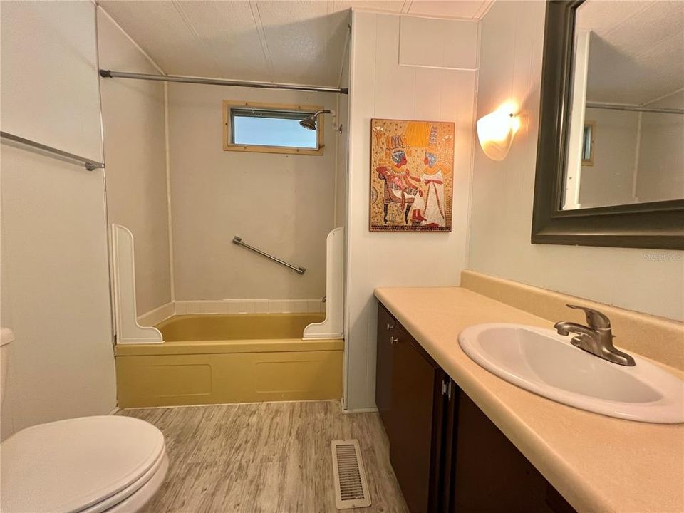 На продажу: $89,000 (2 спален, 2 ванн, 864 Квадратных фут)