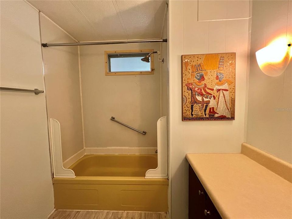 На продажу: $89,000 (2 спален, 2 ванн, 864 Квадратных фут)