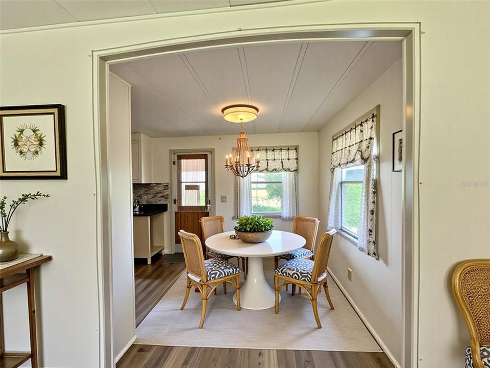 На продажу: $89,000 (2 спален, 2 ванн, 864 Квадратных фут)