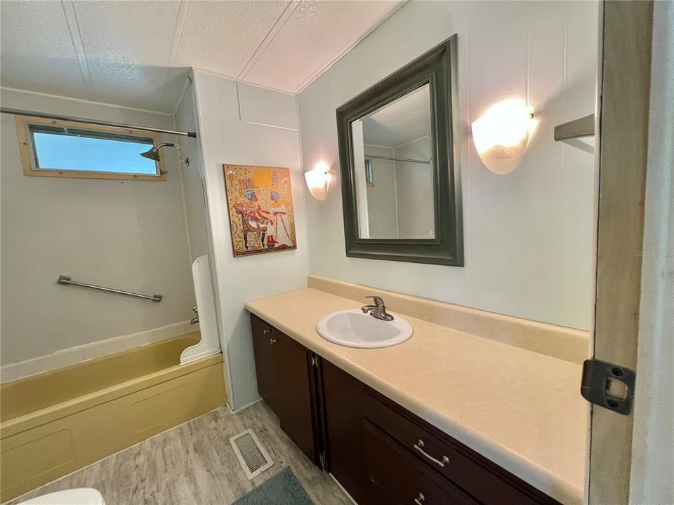 На продажу: $89,000 (2 спален, 2 ванн, 864 Квадратных фут)