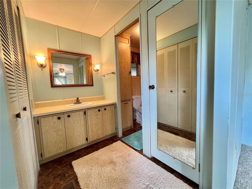 На продажу: $89,000 (2 спален, 2 ванн, 864 Квадратных фут)