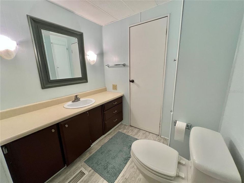 На продажу: $89,000 (2 спален, 2 ванн, 864 Квадратных фут)