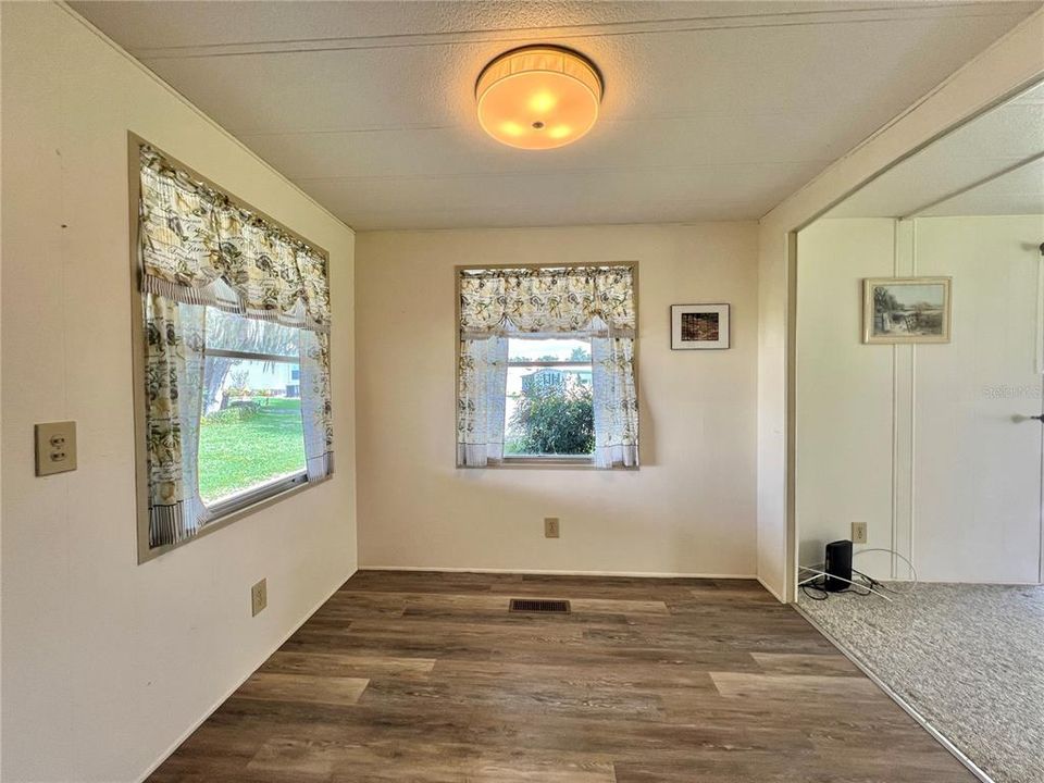 На продажу: $89,000 (2 спален, 2 ванн, 864 Квадратных фут)