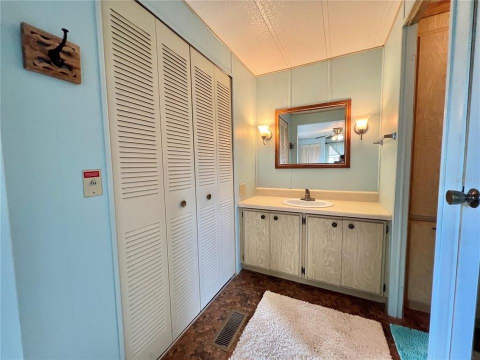 На продажу: $89,000 (2 спален, 2 ванн, 864 Квадратных фут)