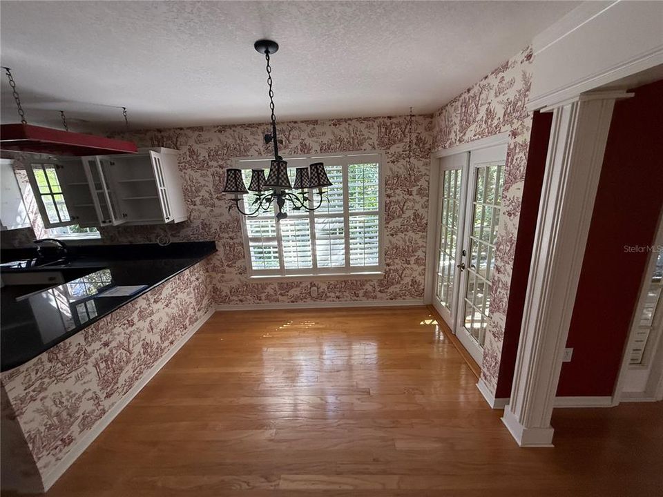 For Sale: $499,000 (3 beds, 2 baths, 2044 Square Feet)