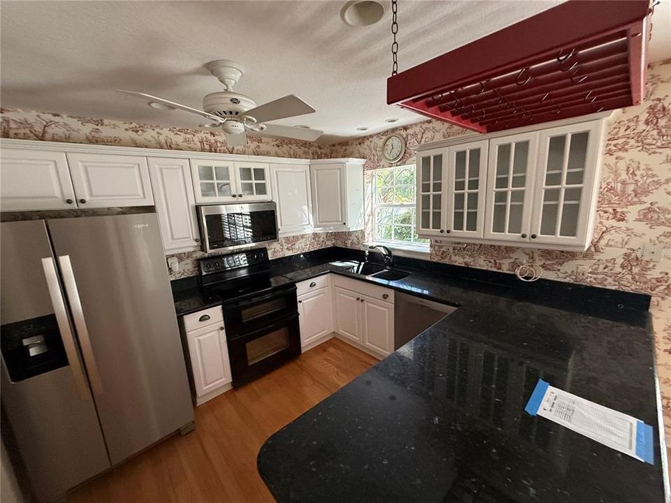 For Sale: $499,000 (3 beds, 2 baths, 2044 Square Feet)