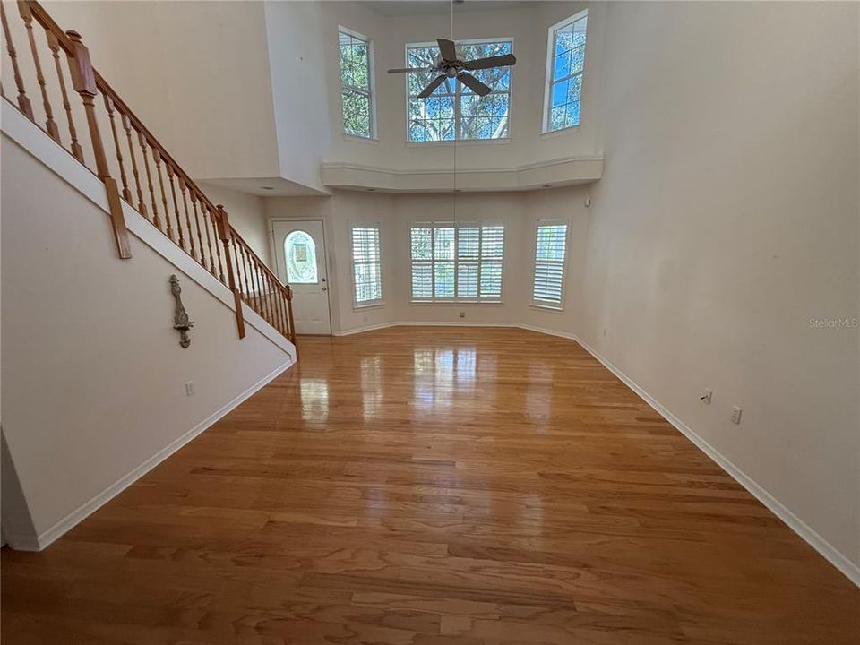 For Sale: $499,000 (3 beds, 2 baths, 2044 Square Feet)