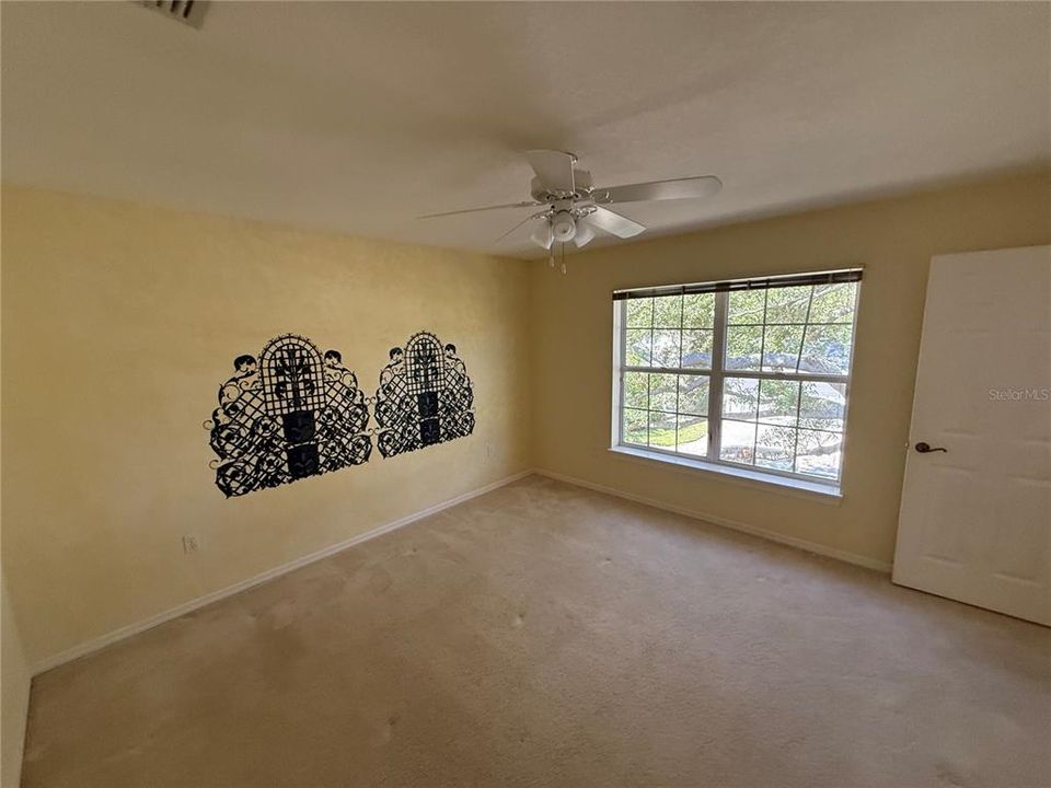 For Sale: $499,000 (3 beds, 2 baths, 2044 Square Feet)