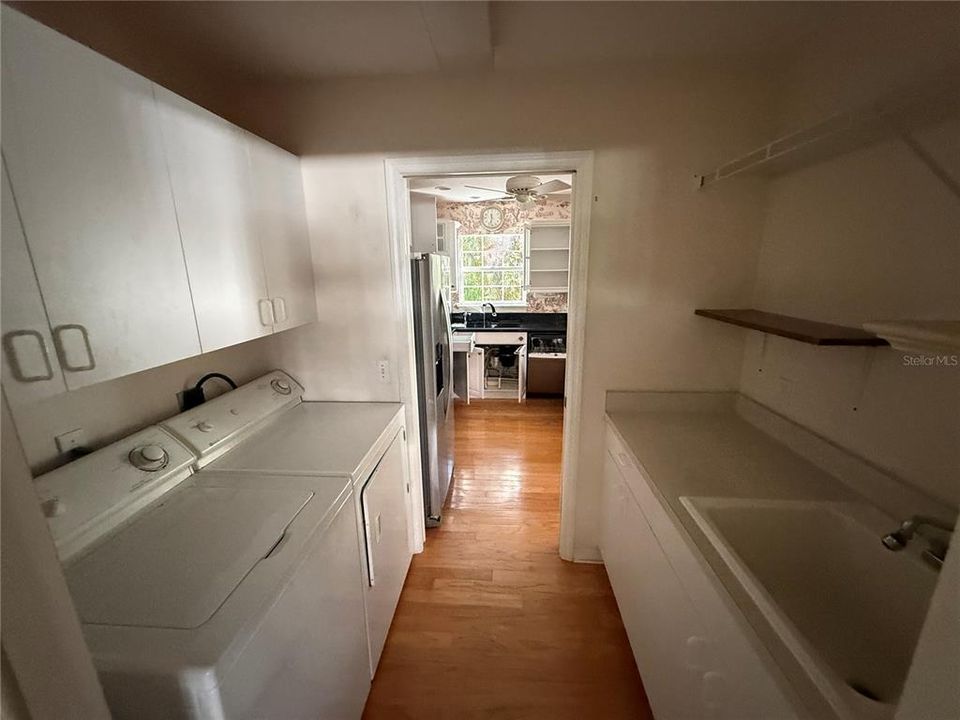 For Sale: $499,000 (3 beds, 2 baths, 2044 Square Feet)