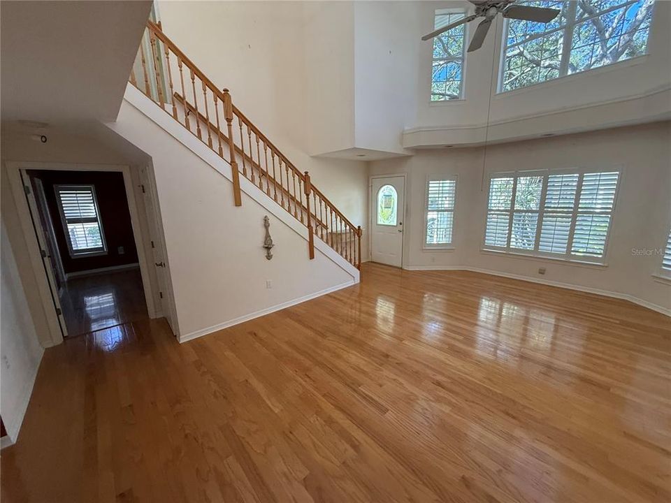 For Sale: $499,000 (3 beds, 2 baths, 2044 Square Feet)