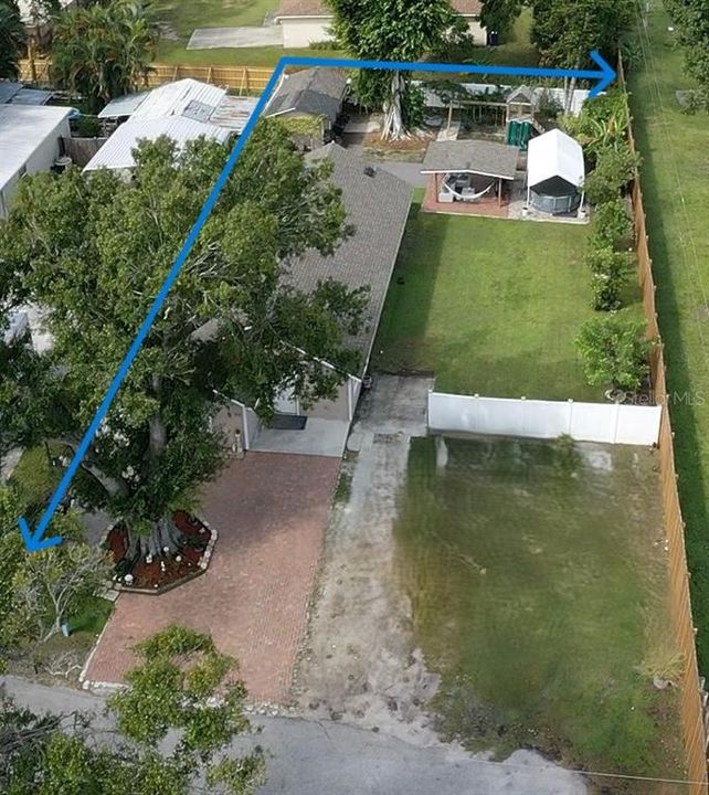 合同活跃: $350,000 (4 贝兹, 3 浴室, 1440 平方英尺)