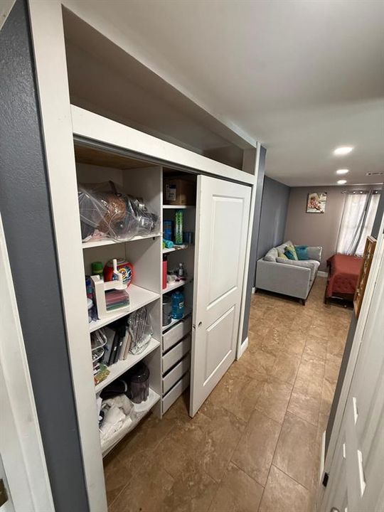 合同活跃: $350,000 (4 贝兹, 3 浴室, 1440 平方英尺)