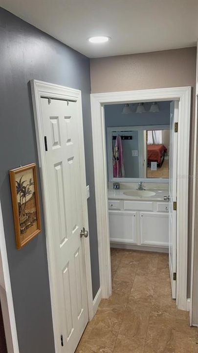 合同活跃: $350,000 (4 贝兹, 3 浴室, 1440 平方英尺)