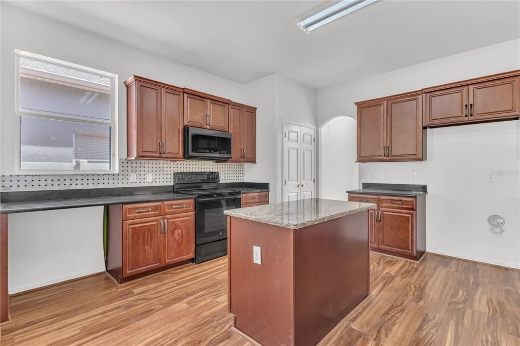 Active With Contract: $555,000 (6 beds, 3 baths, 3755 Square Feet)