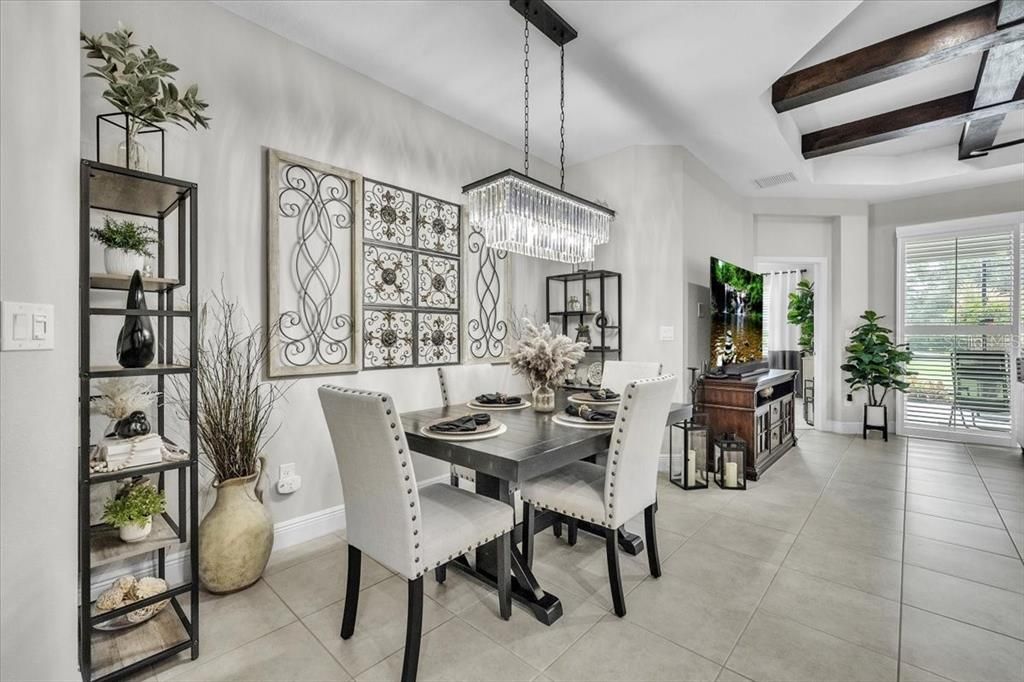 Под контрактом: $340,000 (2 спален, 2 ванн, 1525 Квадратных фут)