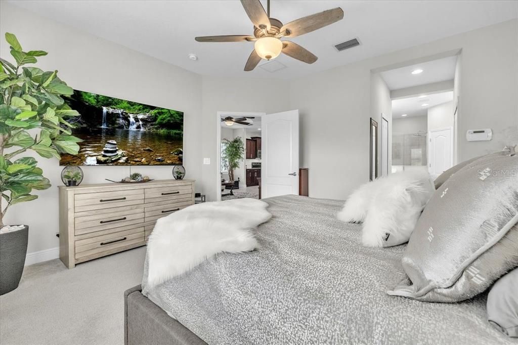 Под контрактом: $340,000 (2 спален, 2 ванн, 1525 Квадратных фут)