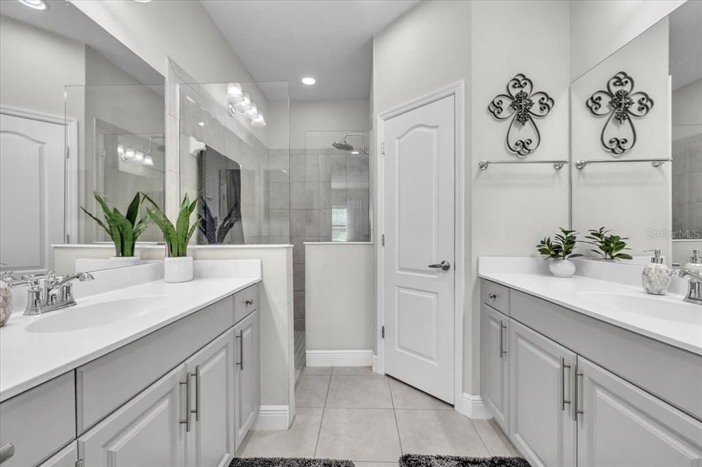 Под контрактом: $340,000 (2 спален, 2 ванн, 1525 Квадратных фут)