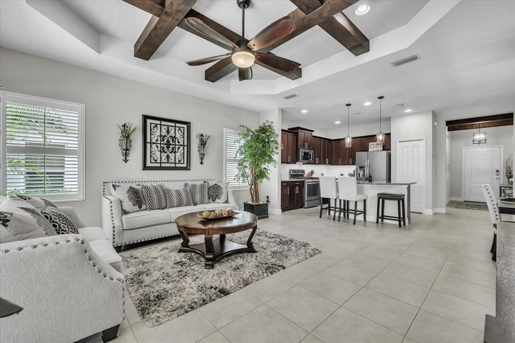 Под контрактом: $340,000 (2 спален, 2 ванн, 1525 Квадратных фут)