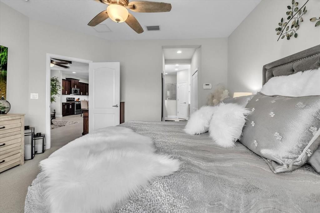 Под контрактом: $340,000 (2 спален, 2 ванн, 1525 Квадратных фут)